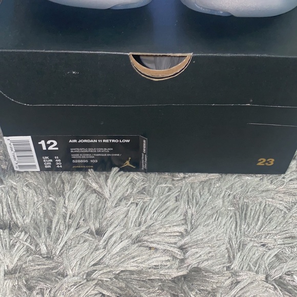 Jordan 11 retro low gold deadstock - Picture 2 of 6